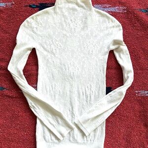 We The Free / Free People Off-White Pointelle Mock Kneck Knit Top - Size S